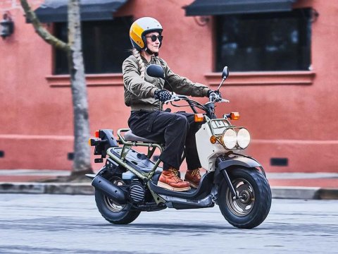 Dəbilqəsiz moped idarə edənlər cərimələnəcək