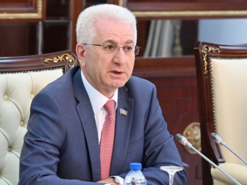 Deputata ağır itki üz verdi