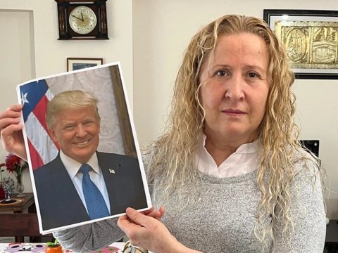 Türkiyəli qadından şok iddia: "Tramp mənim atamdır"