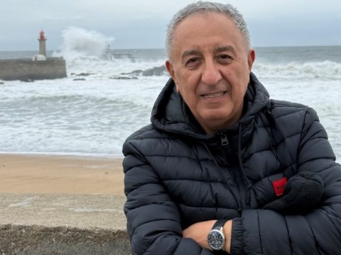 Qayğılı bir Yeni il təbriki