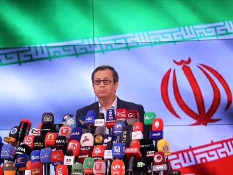 İranda sabiq nazirə rialı gücləndirmək tapşırılıb