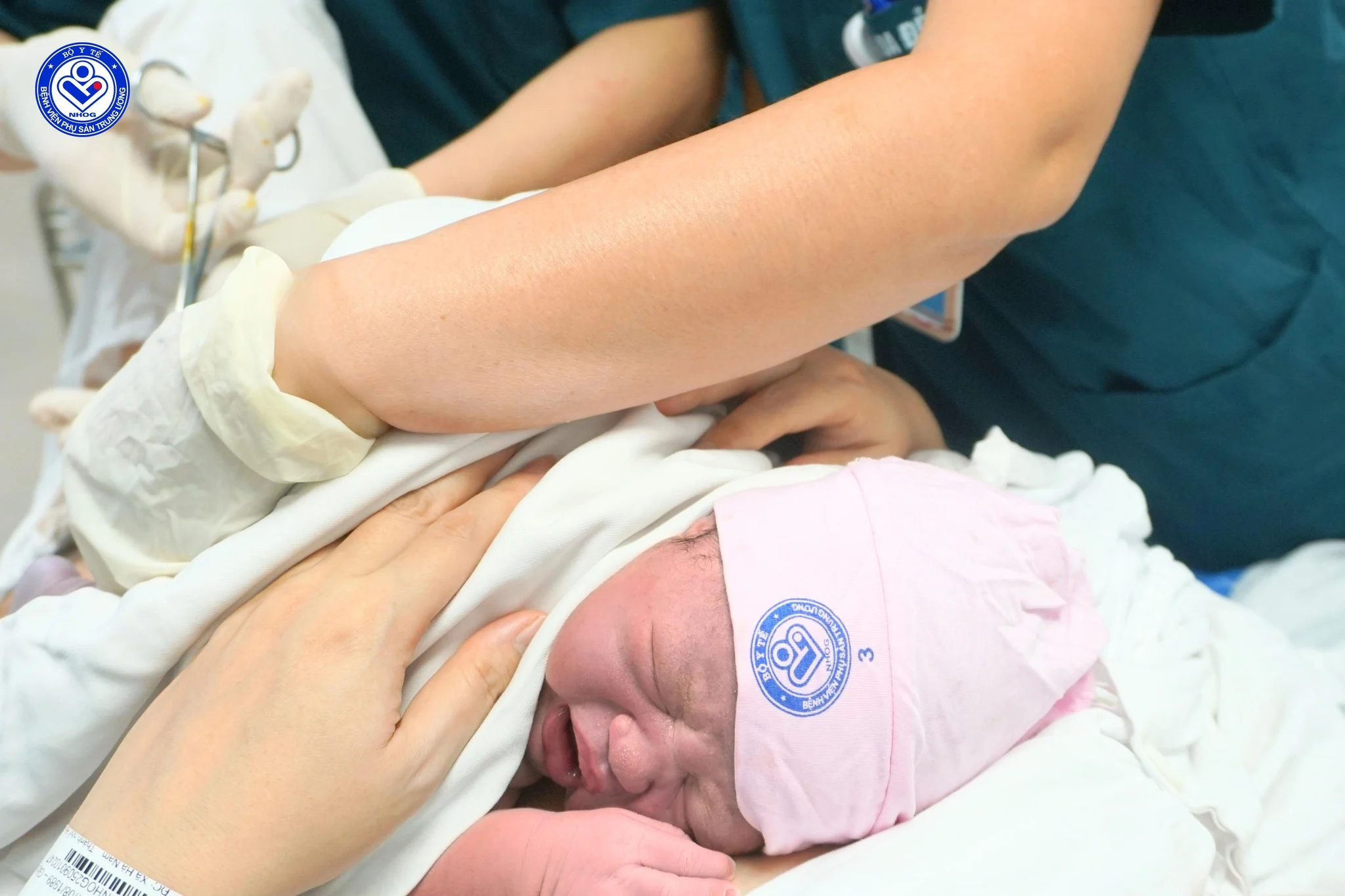 Yeni ilin ilk körpəsi doğuldu