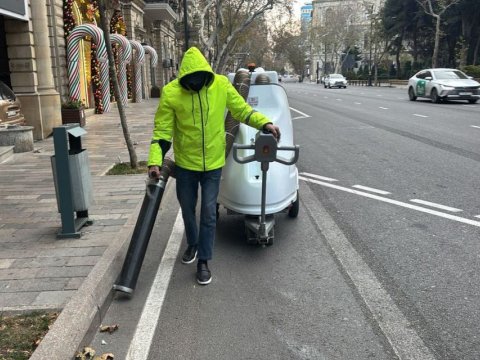 Bakı Yeni ilin səhərini təmiz qarşıladı - FOTOLAR