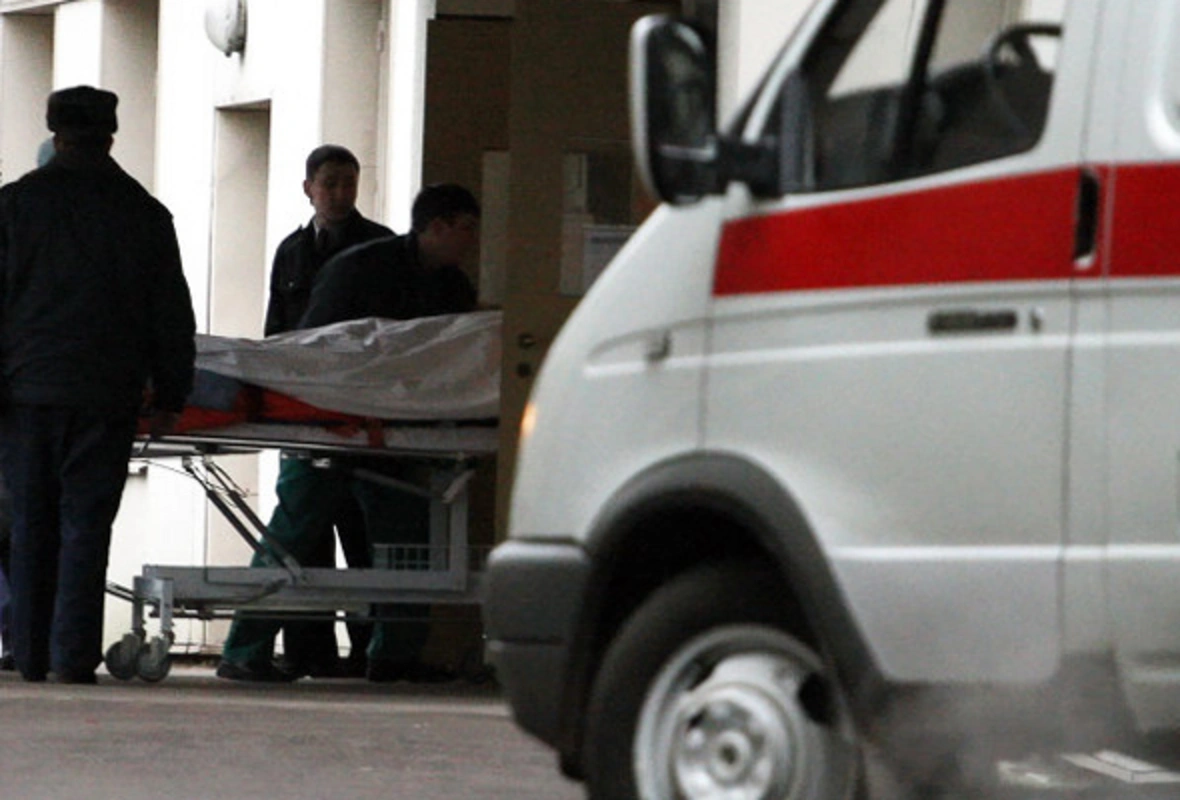 Yeni il günü eyvandan yıxıldı,&nbsp;xəstəxanada öldü&nbsp;