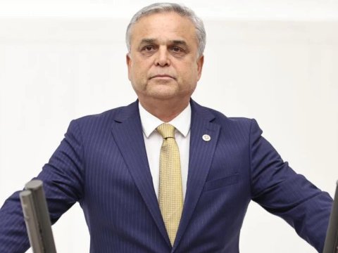 Daha bir müxalif deputat Ərdoğanın partiyasına keçir