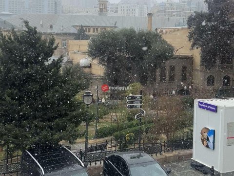 Bakıya qar yağır - FOTOLAR