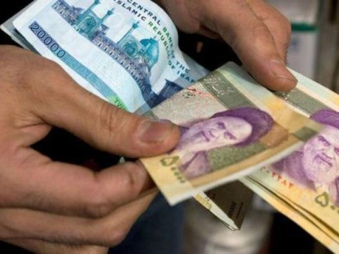 İran hakimiyyətdən etirazları sakitləşdirmək üçün pul TƏKLİFİ