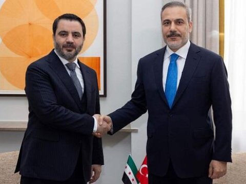 Hakan Fidan suriyalı həmkarı ilə bir arada