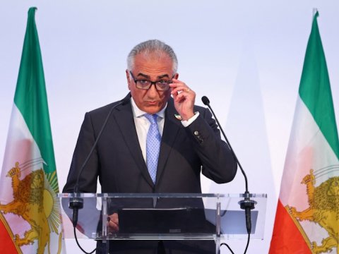 İran şahının oğlu silahlı qüvvələrə müraciət etdi: Xalqa atəş açmayın!