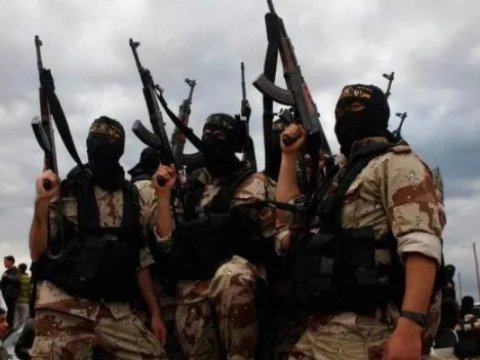 İranda polis zabiti öldürüldü