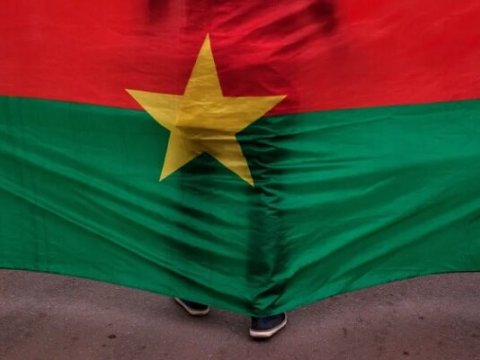 Bu ölkədə hakimiyyət çevrilişinin qarşısı alındı