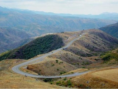 Ermənistanla sərhədə yeni yol ÇƏKİLİR