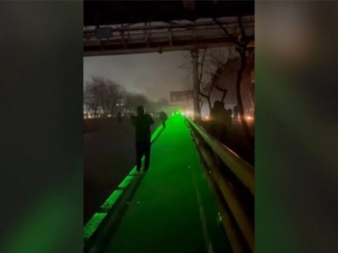 İranda etirazçılara qarşı yaşıl lazerdən istifadə olunur