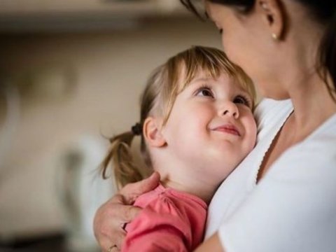 Azərbaycanda 13 subay şəxs övladlığa uşaq götürüb