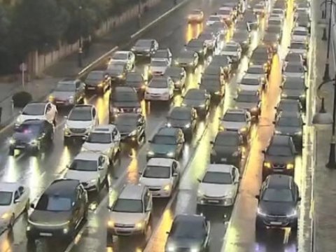 Bakıda yağışa görə 11 istiqamətdə TIXAC var
