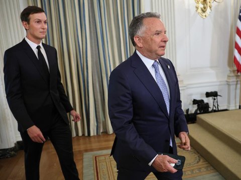 Trampın elçisi ilə kürəkəni Putinin qəbuluna gedirlər