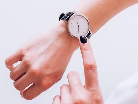 Bakıda &ldquo;brend saat&rdquo; satan dələduz saxlanıldı