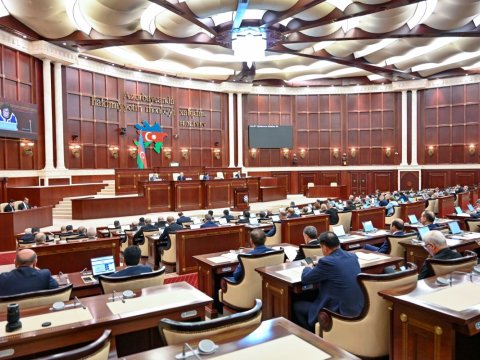 Deputatların tətili başa ÇATDI