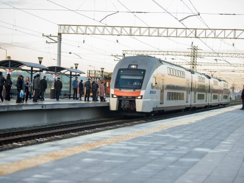 Xırdalana qatarla gedənlərin NƏZƏRİNƏ!