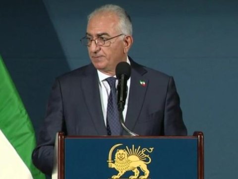 Pəhləvi İranda demokratiya qurmaq istəyir