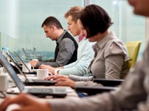 Bu şəxslərin iş yerində saxlanılmasına üstünlük veriləcək