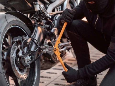 Avtomobil və motosiklet oğurlayan şəxslər saxlanıldılar