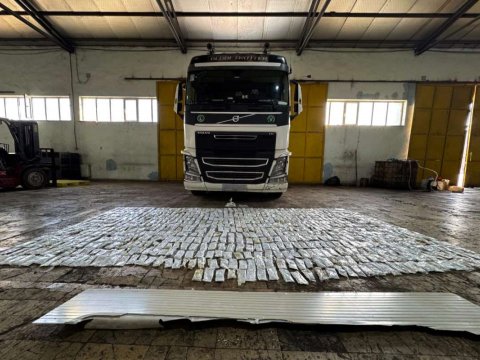 Naxçıvan gömrüyündə 39 kiloqramdan artıq heroin aşkarlandı