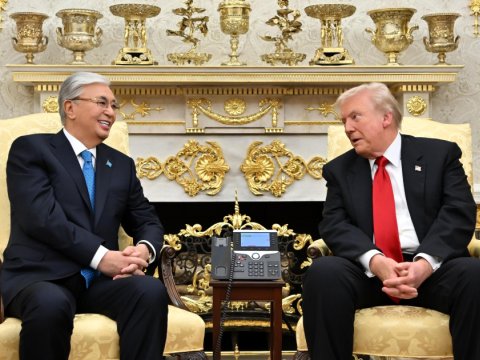 Tramp türk dövlətinin rəhbərinə xüsusi dəvət göndərdi