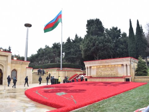Diplomatlar Şəhidlər xiyabanını ziyarət etdilər