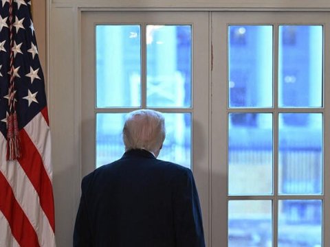 Cəmi bir ildir hakimiyyətdədir - dünya tarixini yenidən YAZIR