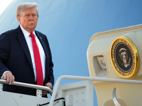 On Trump's plane flying to Davos&nbsp;technical problem - returns to the US