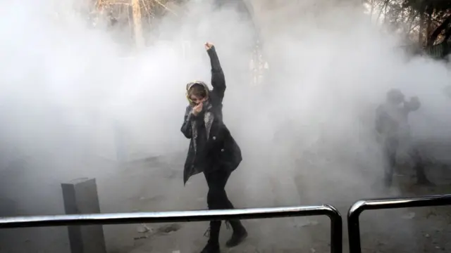 Etirazlar yatırılıb - 20 min nəfər öldürülüb