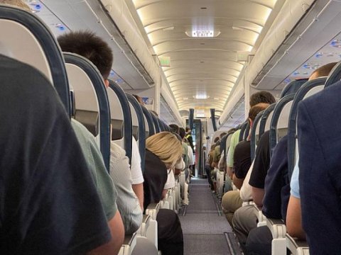 Emergency situation on the plane -&nbsp;preparing for an emergency landing