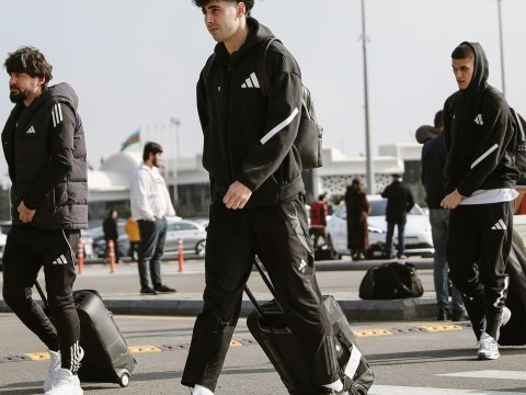 &ldquo;Qarabağ&rdquo; "Liverpul"la oyuna yola düşdü - FOTOLAR