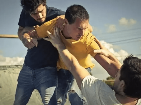 Qısqanc ər arvadına görə dayısı oğlunu&nbsp;küçədə döydü