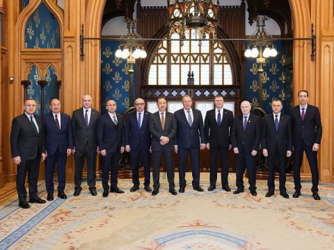 Lavrov MDB ölkələrinin səfirləri ilə görüşdü