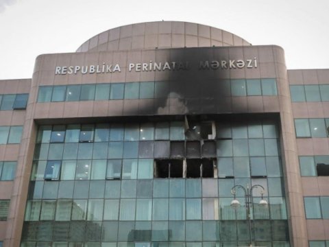 Həkimlər vəziyyəti ağır olan körpələrə baxmayıb - Məhkəmə