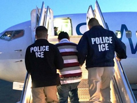 ABŞ İranın güc strukturlarının üç sabiq əməkdaşını deportasiya etdi