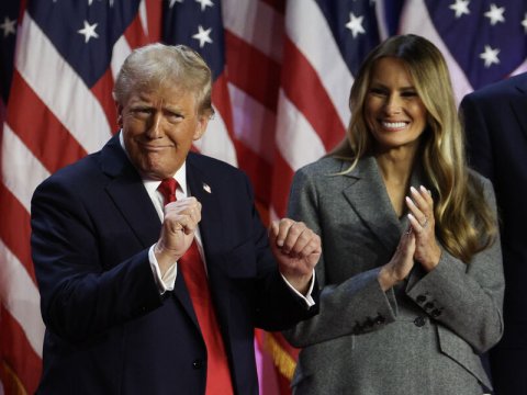 Birinci ledi Trampın rəqs etməsindən danışdı: bəzən heç yeri yoxdu