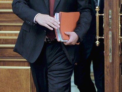 Yüksək vəzifəli məmurlara bonusların verilməsi aparatı narazı saldı