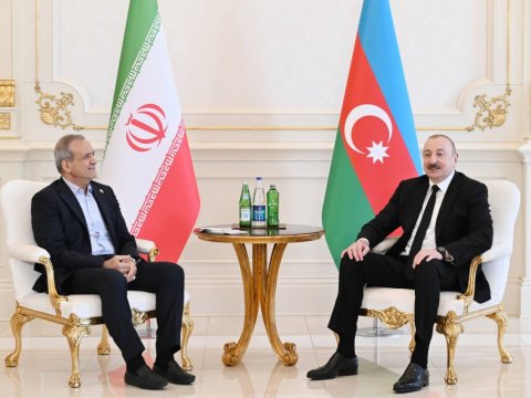 İlham Əliyev Pezeşkiana zəng etdi: bölgədəki vəziyyət müzakirə edildi