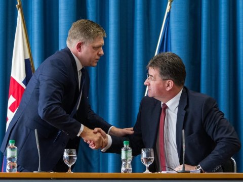 Epşteyn işinə görə daha bir qalmaqallı istefa