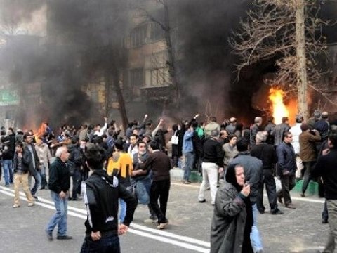 Etirazlarda ölən 2985 nəfərin adı açıqlandı