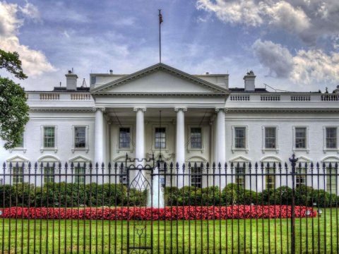 Trampın masasında İrana hücum da var