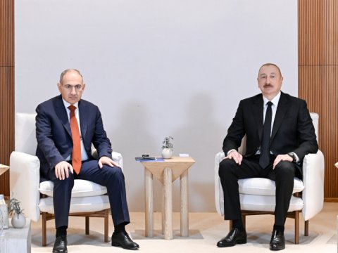 İlham Əliyevlə Nikol Paşinyan görüşüb&nbsp;- FOTOLAR