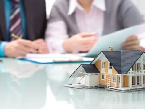 Əmlak bazarında qeyri-peşəkar "makler" bolluğu - ALDANMAYIN!
