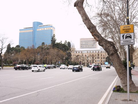 Avtobus zolaqlarında yeni minib-düşmə yerləri yaradıldı - FOTOLAR