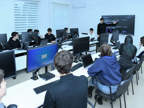 BMU&nbsp;tələbələri təlimdə&nbsp;- FOTOLAR