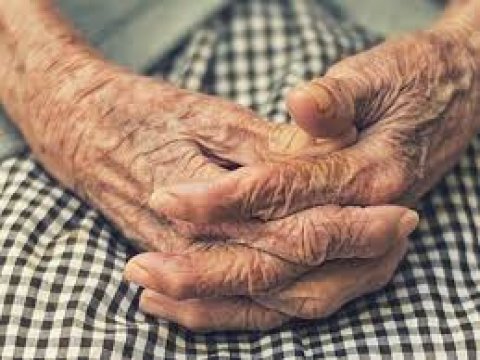 100 yaşa çatan&nbsp;hər qocaya 2,5 min dollar veriləcək