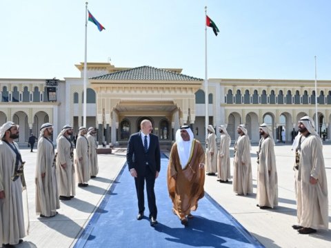 Dünya mediası Prezidentin BƏƏ səfərindən yazmaqda davam edir
